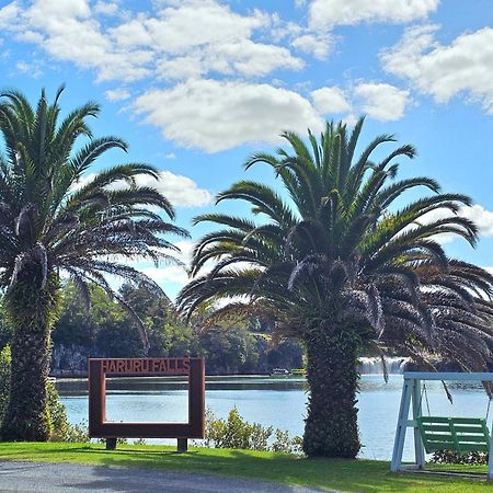 Haruru Falls Motel & Conference Centre Paihia Exteriör bild
